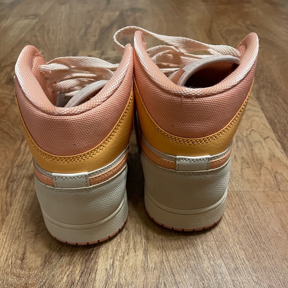 Nike Air Jordan 1 Mid Apricot Orange Womens Casual Trainers - Picture 3 of 5